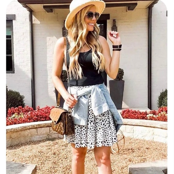 alelly Dresses & Skirts - 🔥PRICE🔥 ALELLY • White and Black 2 Tier Mini Skirt • M